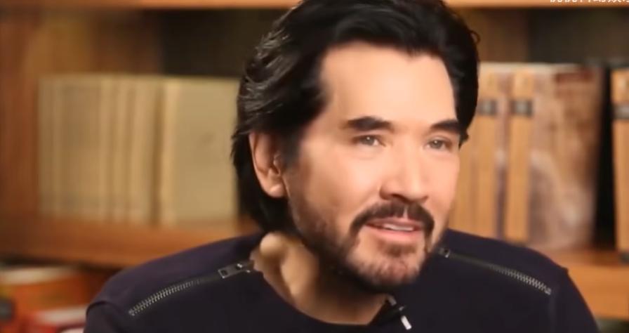 记者询问费翔为什么一直不结婚？费翔：性格不适合。要问上世纪八十年代哪一位艺人最火
