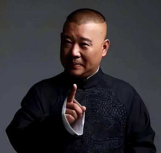 明明是郭德纲改编的歌，为什么他本人没受处罚呢？ 说实话我一开始也特别不解，谁