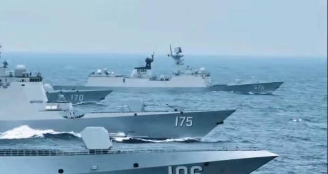 如果澳大利亚对咱们的055型驱逐舰开火，那么后果会怎样？说白了，055恐怕都来不