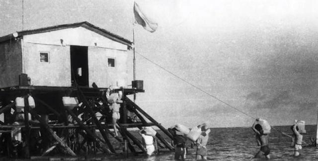 1990年，我军驻扎在南沙群岛南熏礁的11名人民子弟兵，突然遭到袭击，最终6人死