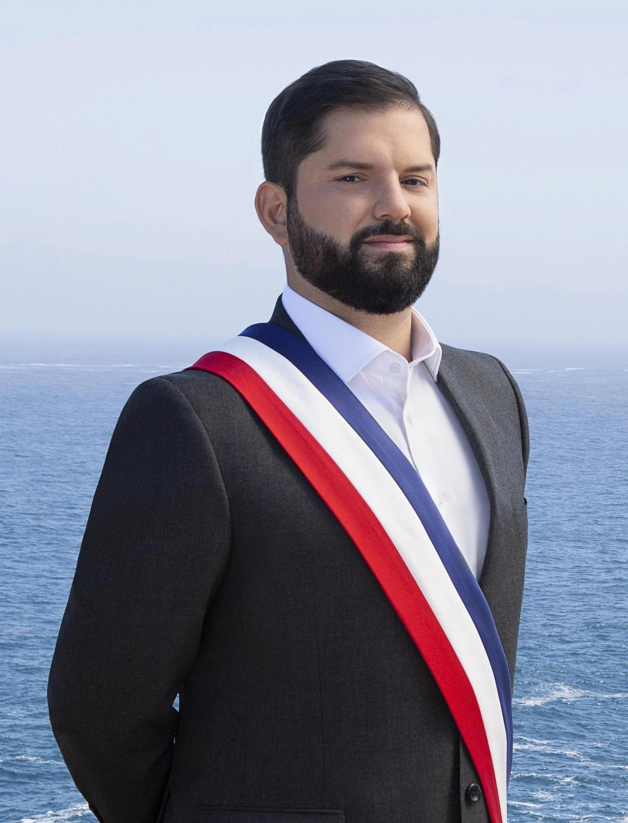 前脚美国就一项拟议中的涉华海底光缆项目加大对智利的施压。后脚智利拒绝允许一艘中国