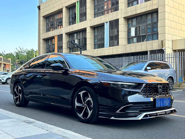 这回雅阁是真帅了我也是雅阁的老车主了，说实在的，对于十一代雅阁的外观确实不太感