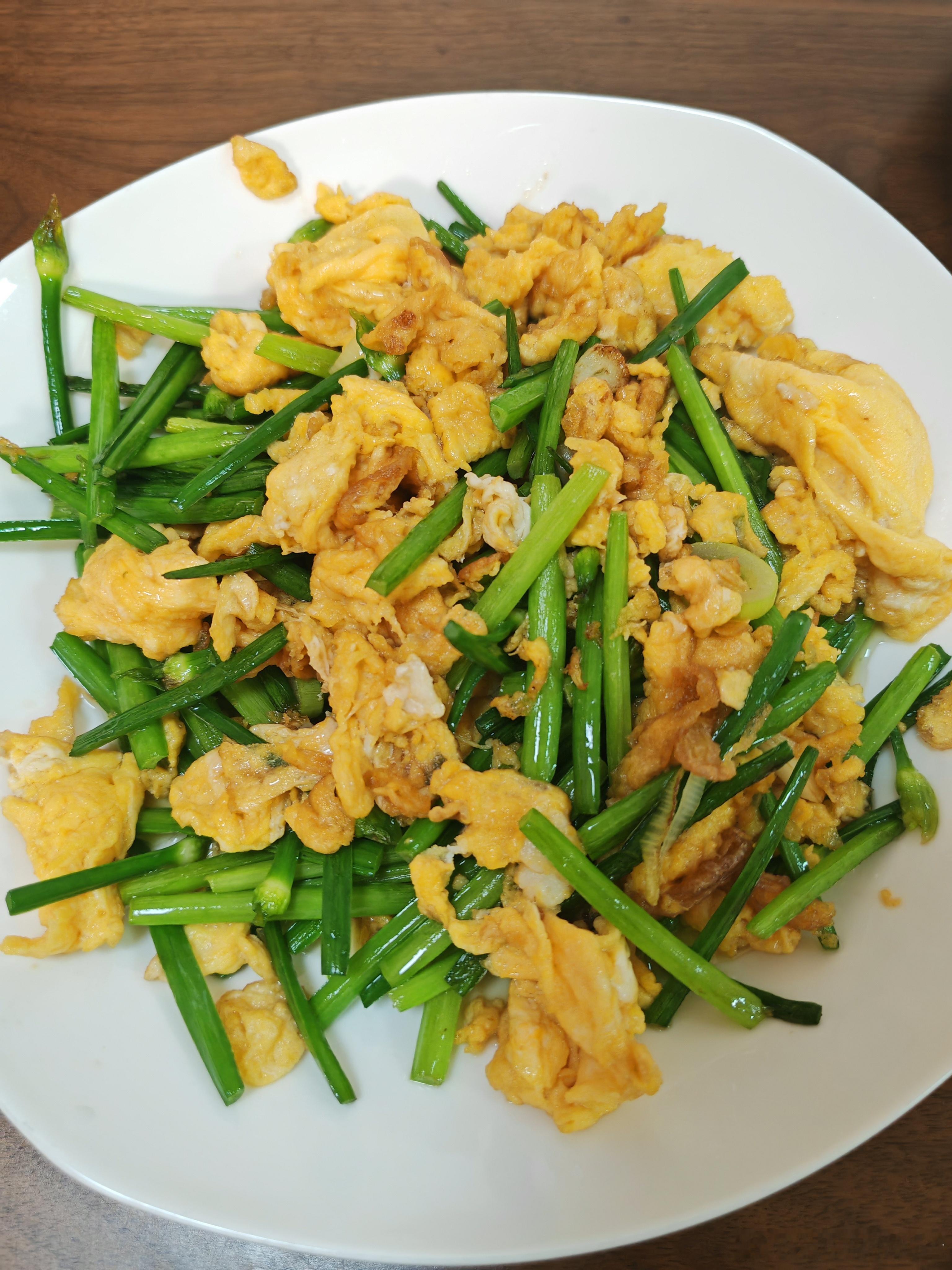 开饭啦，两个人四个菜，再喝三两酱香。