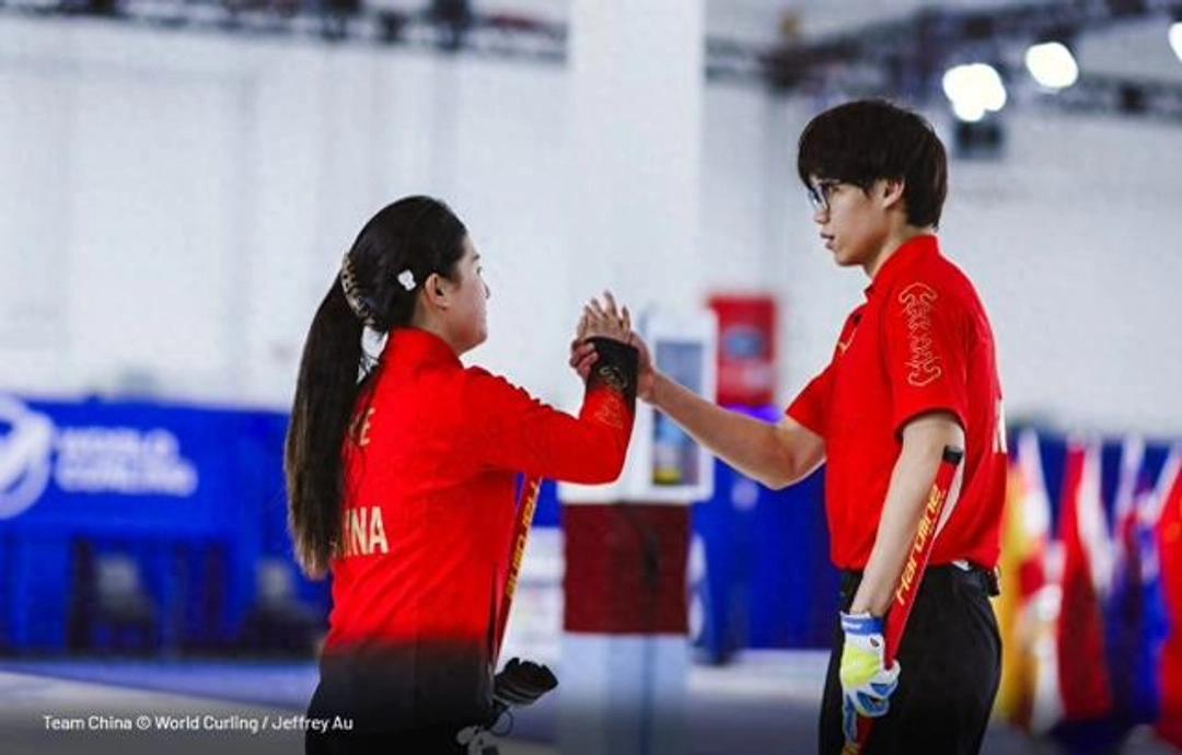 冰壶混双出局！小将拼到最后一刻，中国冬奥之路还有光！北京时间19日凌晨，加拿