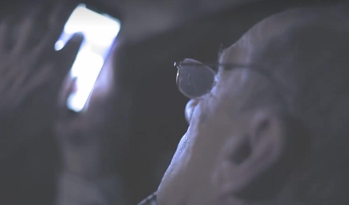 “刷到的都是我想看的”“专家都这么说，还能有错？”“子女不懂，还是视频里说得对”