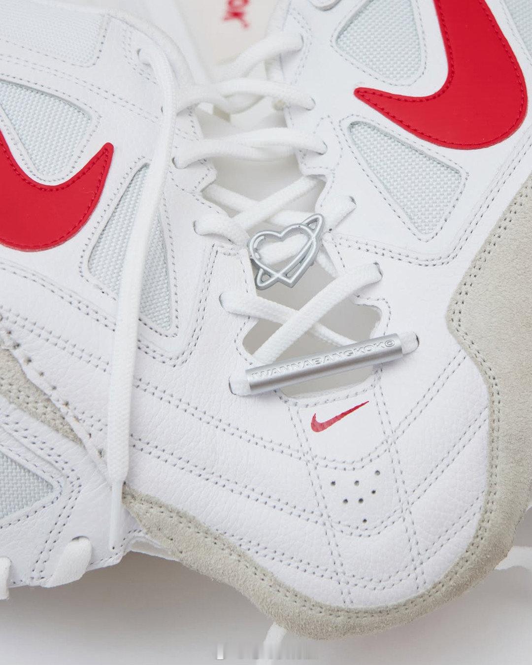 韩国女子唱跳组合BLACKPINK的Lisa与耐克Nike签约后，马