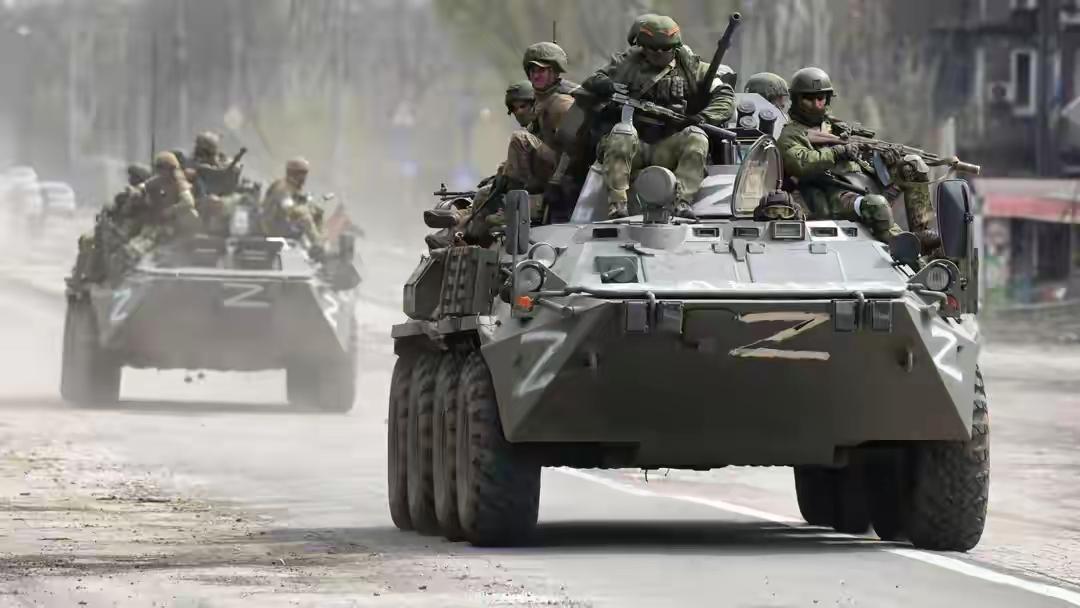 地狱之火洗地！俄军温压弹轰穿乌防线，炮灰部队竟攻入市中心？谁能想到，米尔诺