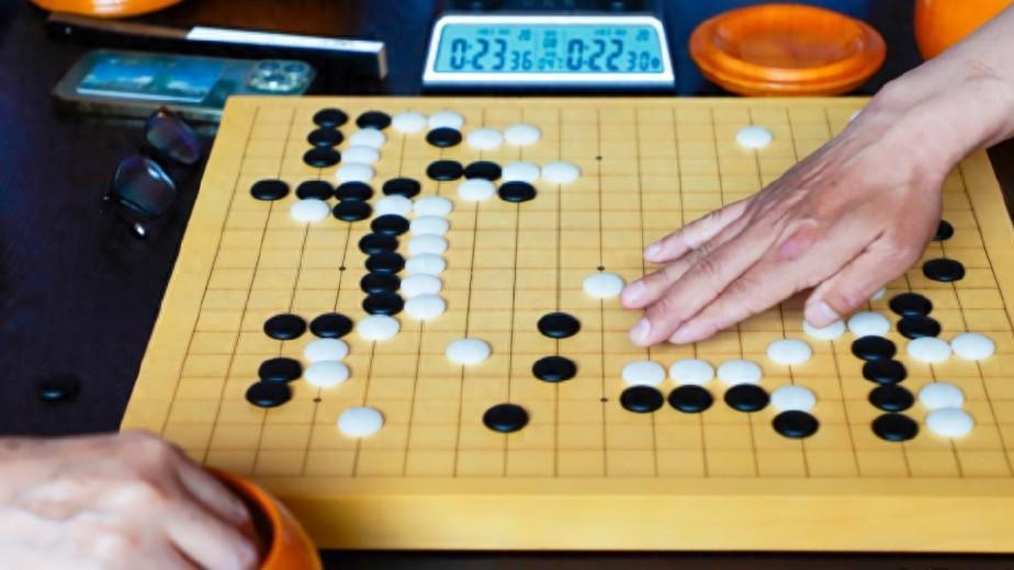 棋坛惊天黑幕! AI作弊、肛珠传讯、棋盘下毒...买棋卖棋团伙覆灭