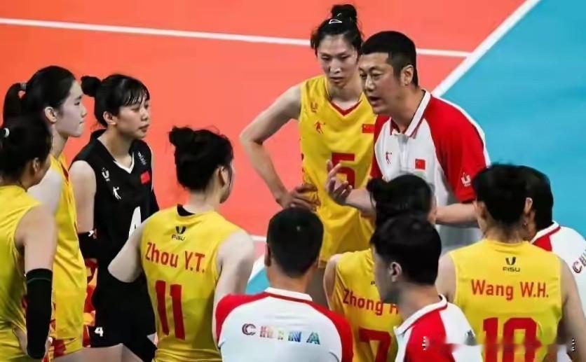 13人落选，1人入选，中国女排大变化，队长换人，最大赢家也换了就在今天，女排