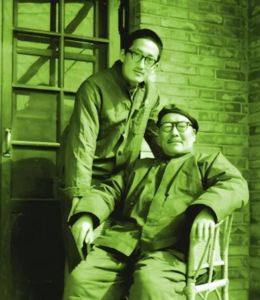 1960年，李克农去韩练成家做客，期间韩练成妻子汪萍给李克农做一道红烧狮子头，没