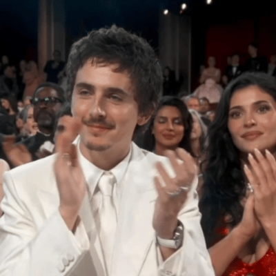 甜茶硬咧出一个笑容甜茶笑的很苦了甜茶硬咧出一个笑容，谁懂啊