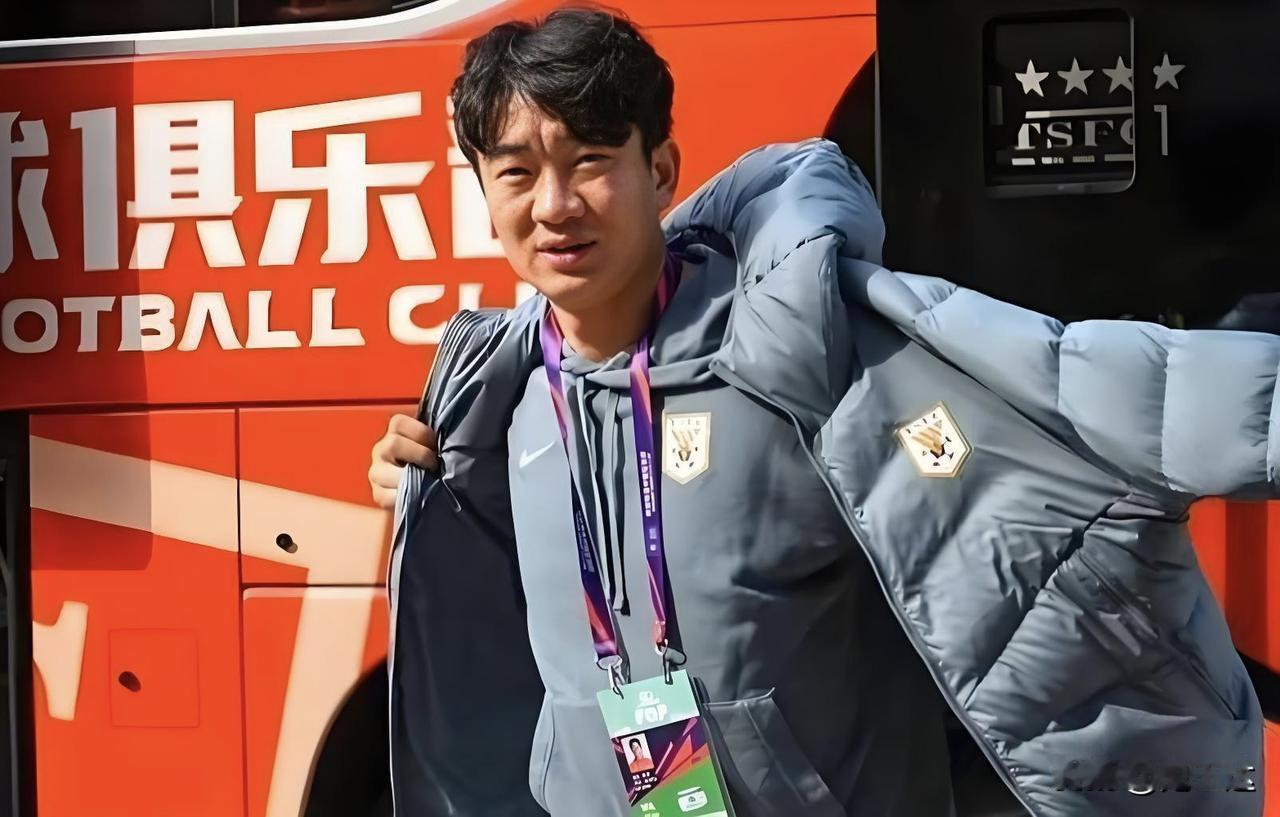 戴琳还清了球迷的欠款，并且多给了5000元，那么问题来了，这35000元是戴琳