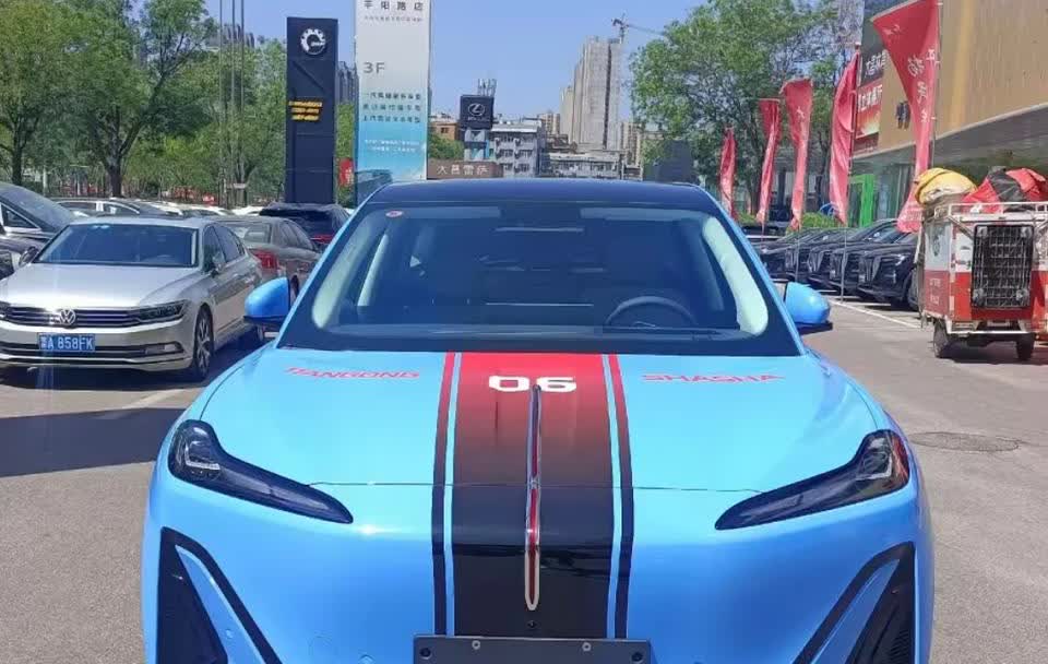 国产豪车排行前10名：第一名：红旗国礼——718万第二名：仰望U