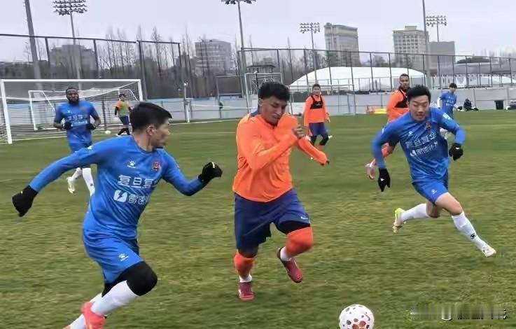 山东泰山队热身赛开始亮主力！王大雷门将三中卫（高准翼，黄政宇，彭啸）