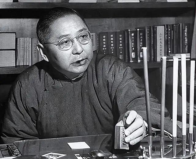 蒋介石与孙科，属于相看两厌，但蒋介石既不敢、也不能除掉孙科。一方面孙科是孙中山长