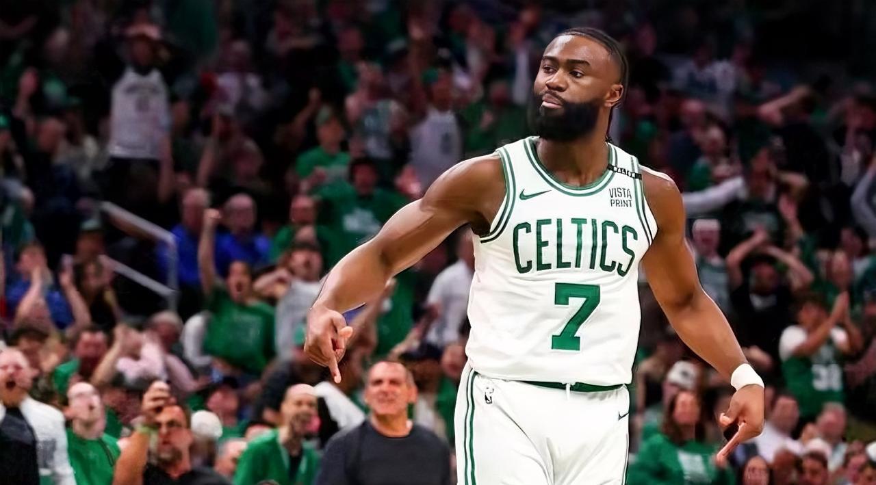 《TheAthletic》的约翰·霍林格最近提出了一个交易方案，令人震惊地将波