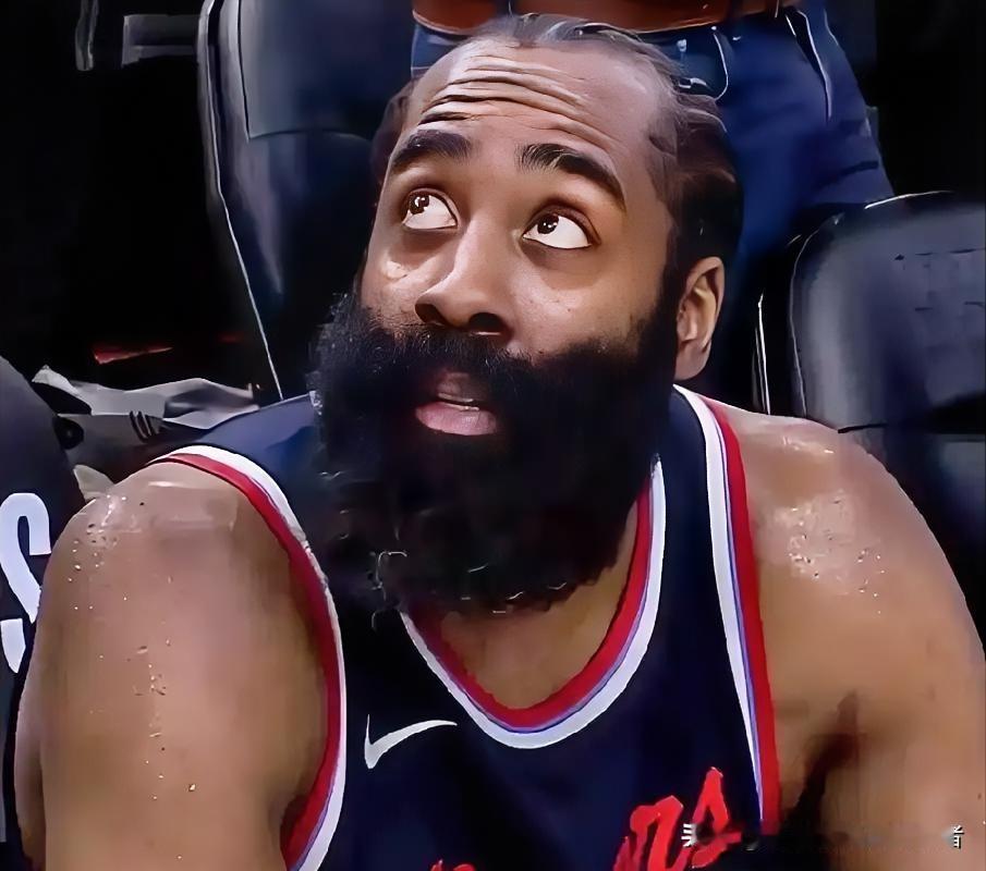 快船今天首发也太拖后腿了！！哈登砍37分都带不动！！！琼斯：首发上场11分