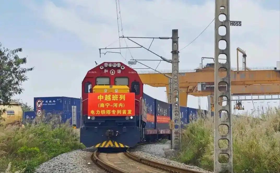 中国不欠任何国家的！越南总理在达沃斯论坛上公开抛出一句让人瞠目的话：“中国有