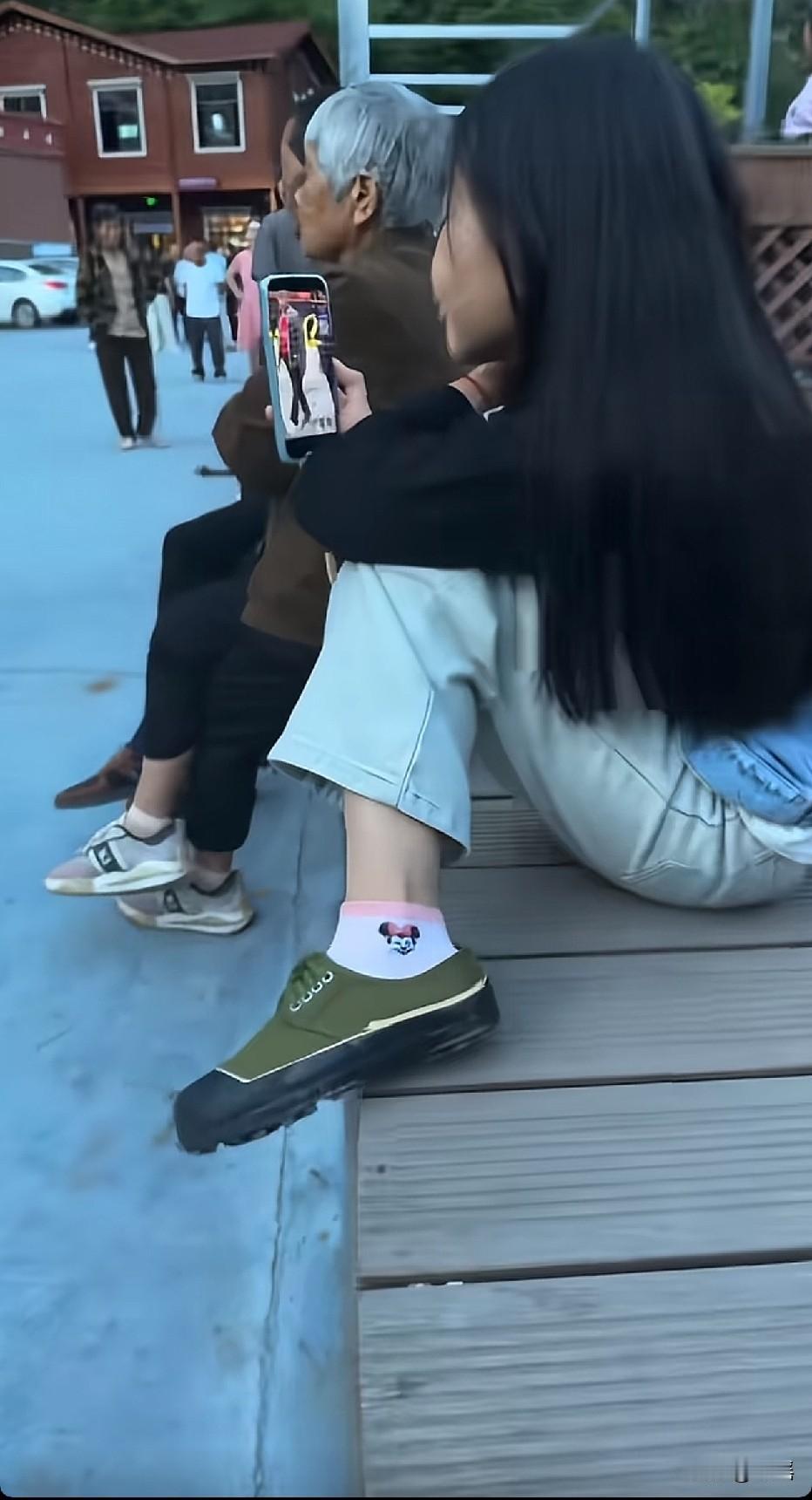 这鞋不透气，长时间穿会有脚气