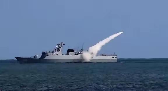 台湾国民党前主席洪秀柱，在接受采访时表示“如果台湾不是大陆的领土，那么凭什么当年