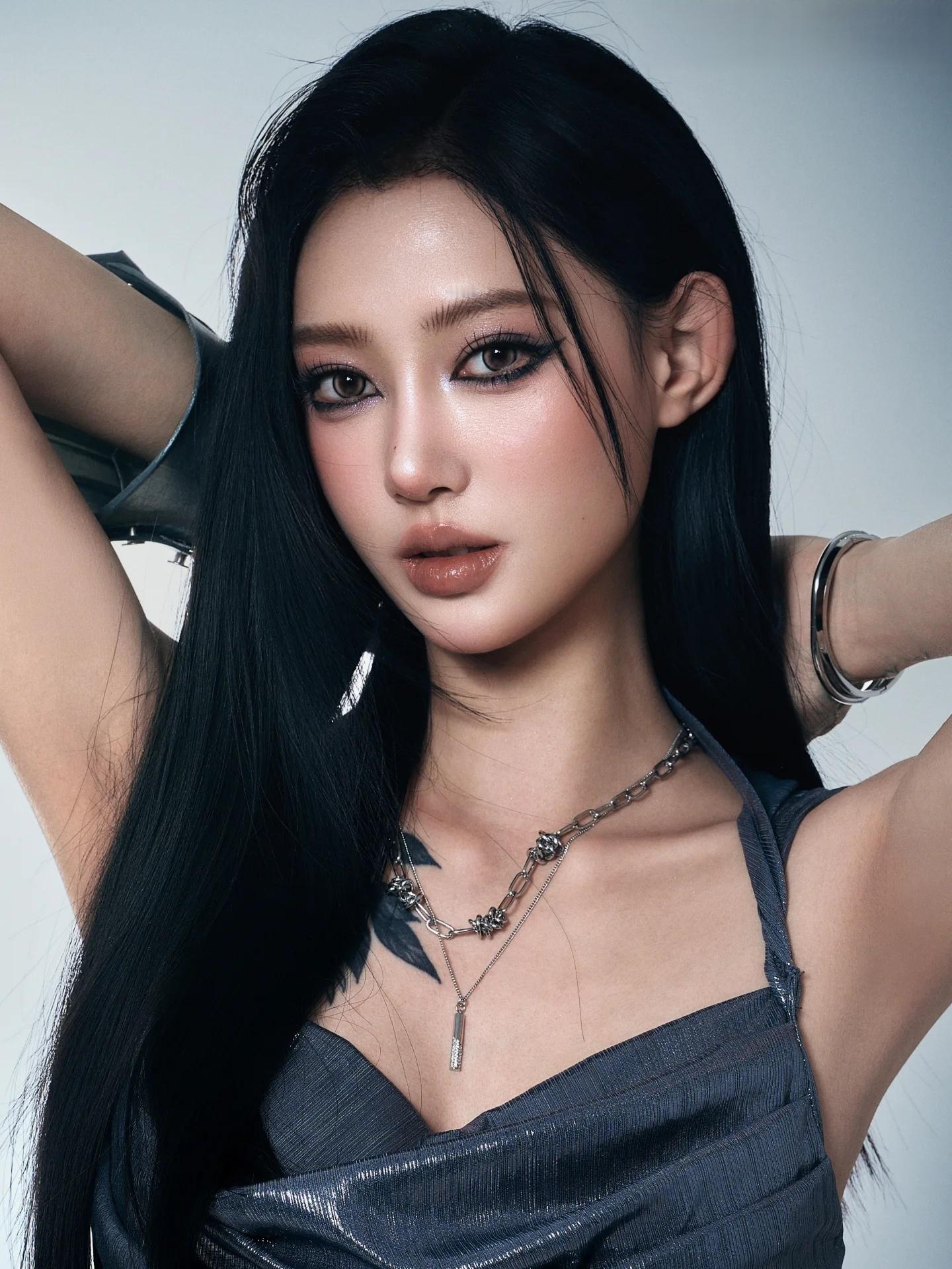 金属质感女骑士大片