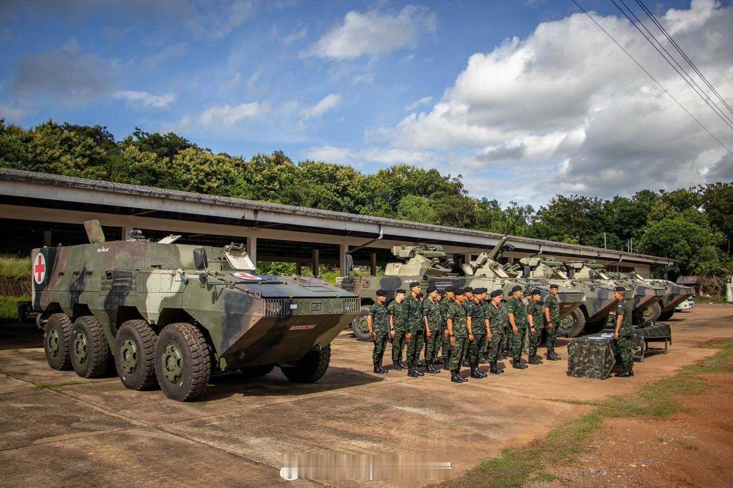 烽火问鼎计划第一骑兵师第2骑兵团副团长班迪·乔坎哈上校一行，日前前往该团第15