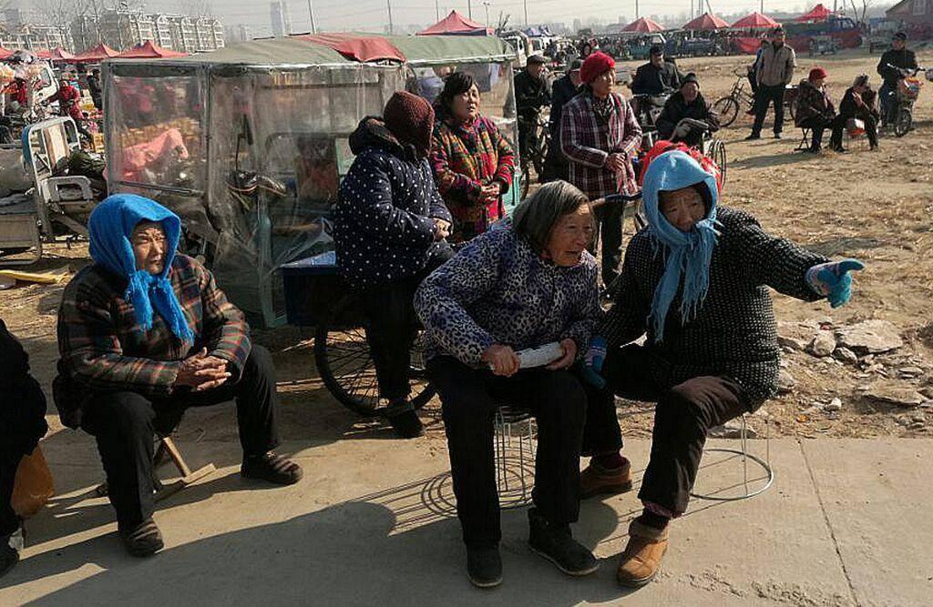 告诉你们大家一个社会底层的秘密逻辑啊：信息不畅，是弱者、穷人的保护伞。乡