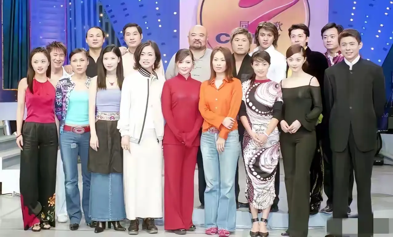 群星云集，最右边的男生是谁？