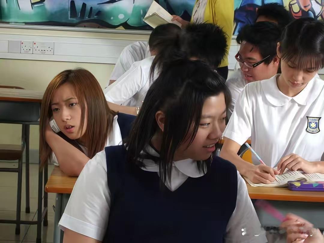 这是杨颖十六岁时候的照片