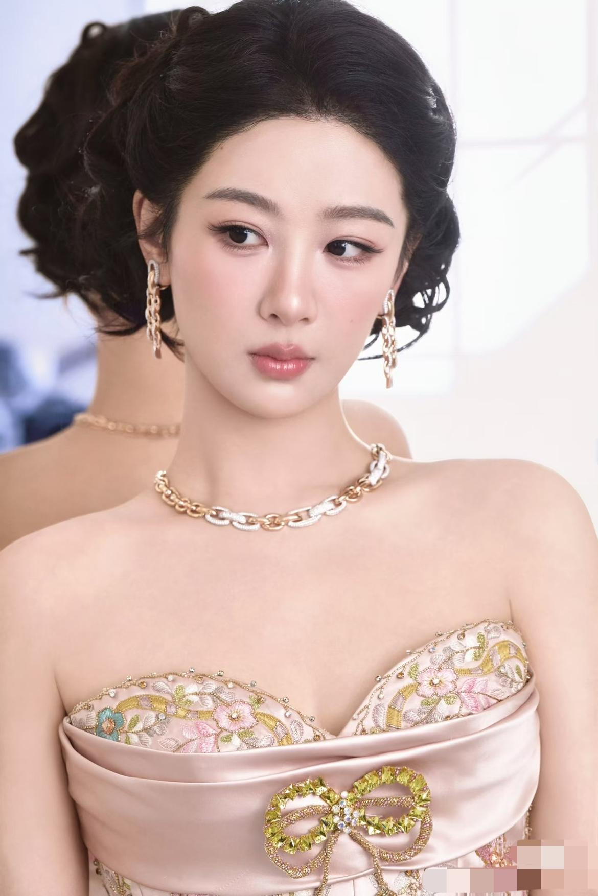 杨紫人品好不好，我不评价，但是有一点我敢确定，那就是杨紫这个人，真的特别真诚