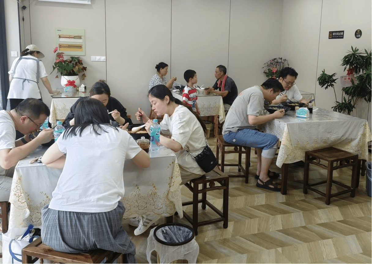 常州首胜后主教练爱人面馆走红, 很多球迷来吃“胜利套餐”