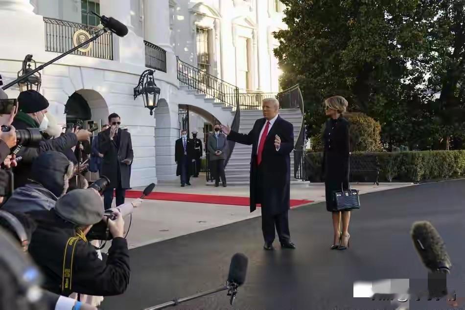 今日特讯，美国特勤局击毙一名试图闯入特朗普住所的男子。2月22日，据央视新闻网