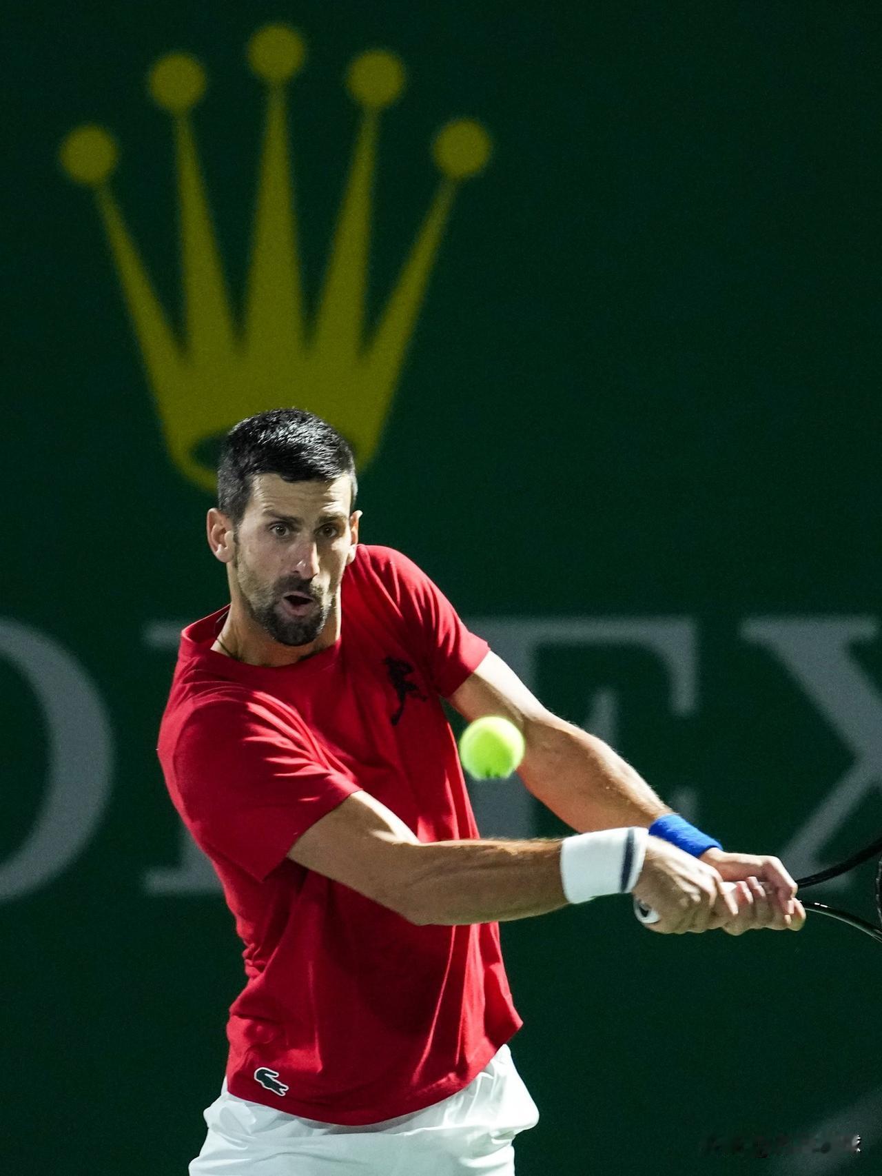 现役巡回赛胜场超过400的球员：1，德约Djokovic,11822，西里