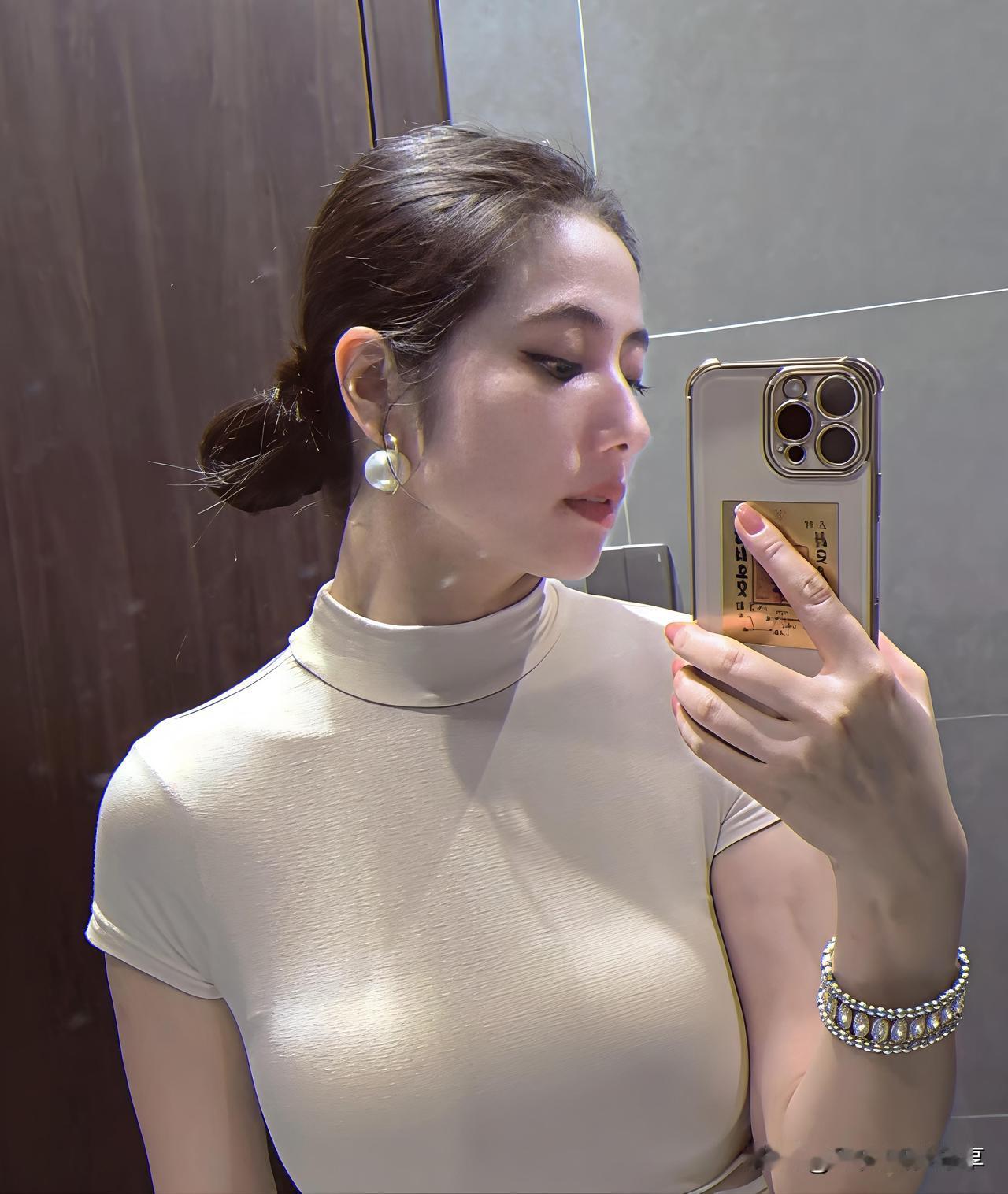 发一张你相册里最漂亮的照片