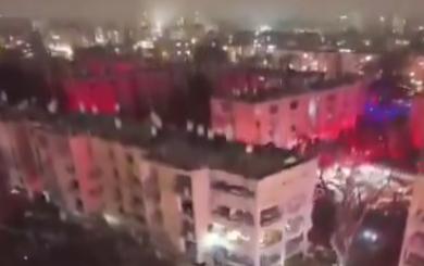 超过1300名救援人员和消防员正在参与救援工作，并宣布阿拉德市的死亡人数已达