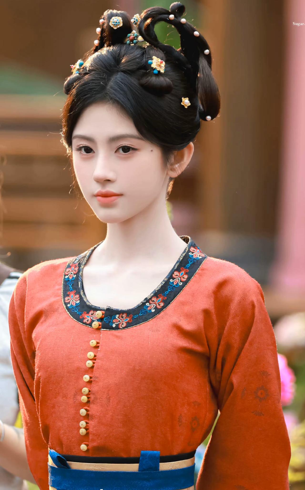 鞠婧祎新剧宫女路透绝美！鞠婧祎《万花世界》片场照瞬间沦陷！她饰演女主苏绿夏