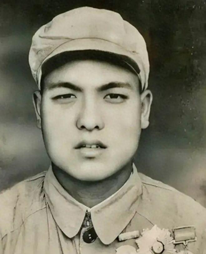 1953年7月，记者对刚被免职的麦克阿瑟问道：“上甘岭战役中印象最深的对手是谁？