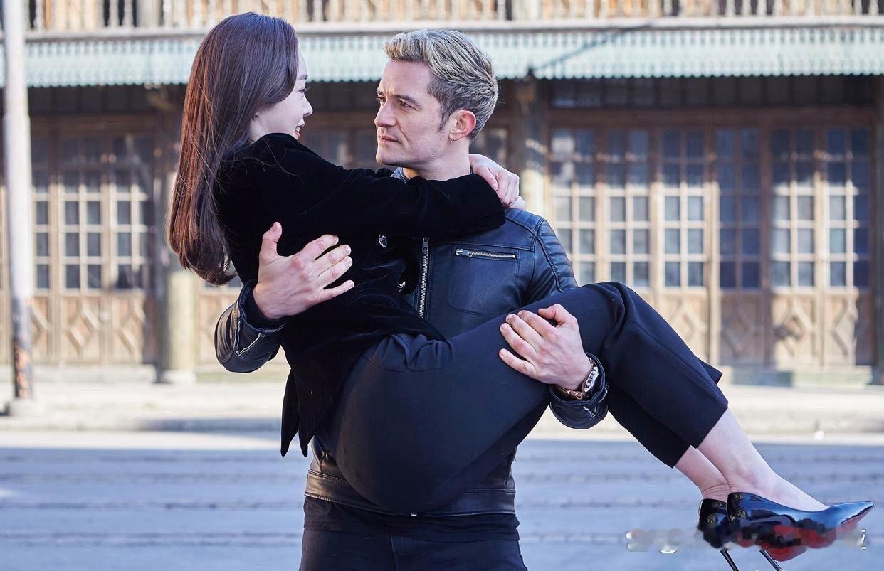 宋轶这身材管理太严格了！这腰臀比真的绝了，完全就是行走的“沙漏”，这才是真正的“