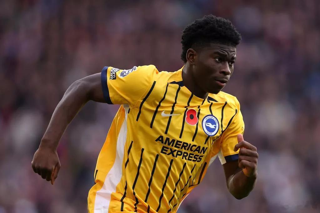 麦克托米奈率领苏格兰获得了世界杯参赛资格，肯定会有曼联球迷无比怀念他。但是没办法