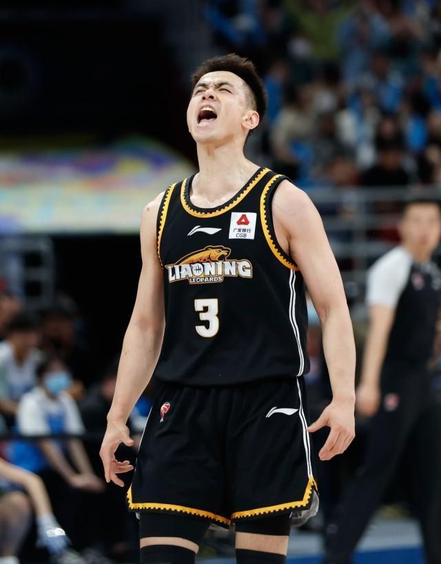 【CBA新赛季20支球队队长，新老参半。】北京首钢:翟小川，辽宁本钢:赵继伟，