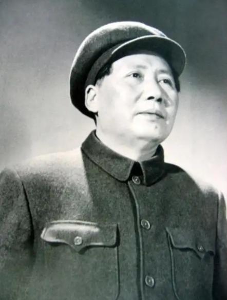 伟人终是伟人：毛主席曾预测，待到大陆繁荣昌盛、国富民强后，尽快出手收回台湾，那么