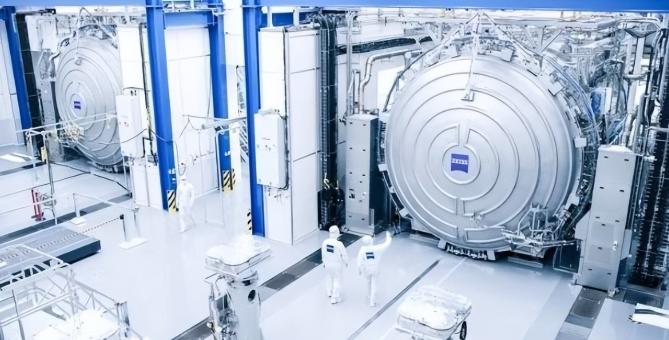 450亿颗芯片，荷兰突然宣布光刻机决定，欧媒：一切都结束了中国集成电路进口同