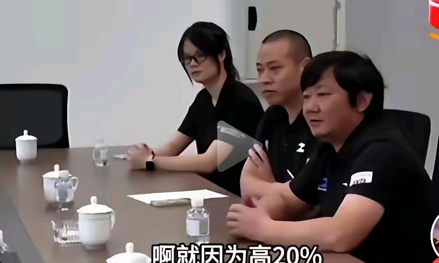 张雪又把行业的遮羞布给扯开了！面对这次前来参观工厂的香港粉丝，张雪跟大家介绍：