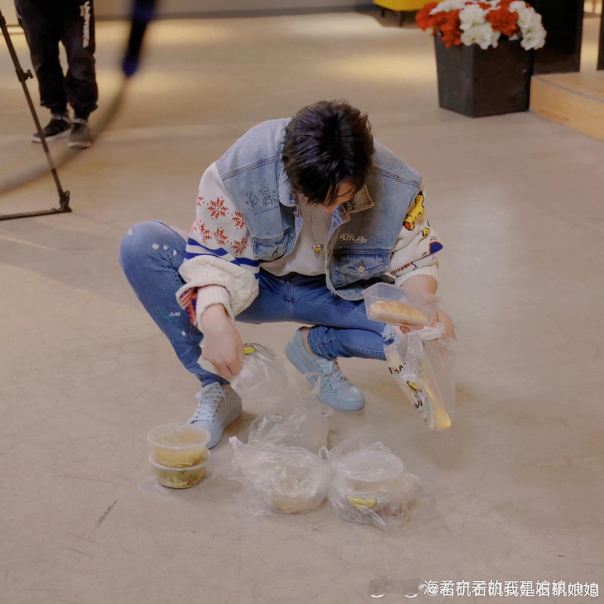 摩登兄弟嘻嘻！饱包！​​​