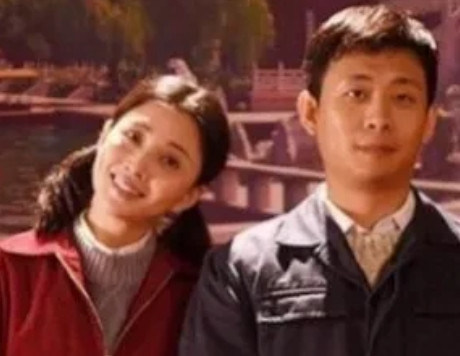 当年，张译北漂时，一个大妈端着一碗热气腾腾的饺子，敲开他出租屋的房门：“小张，你