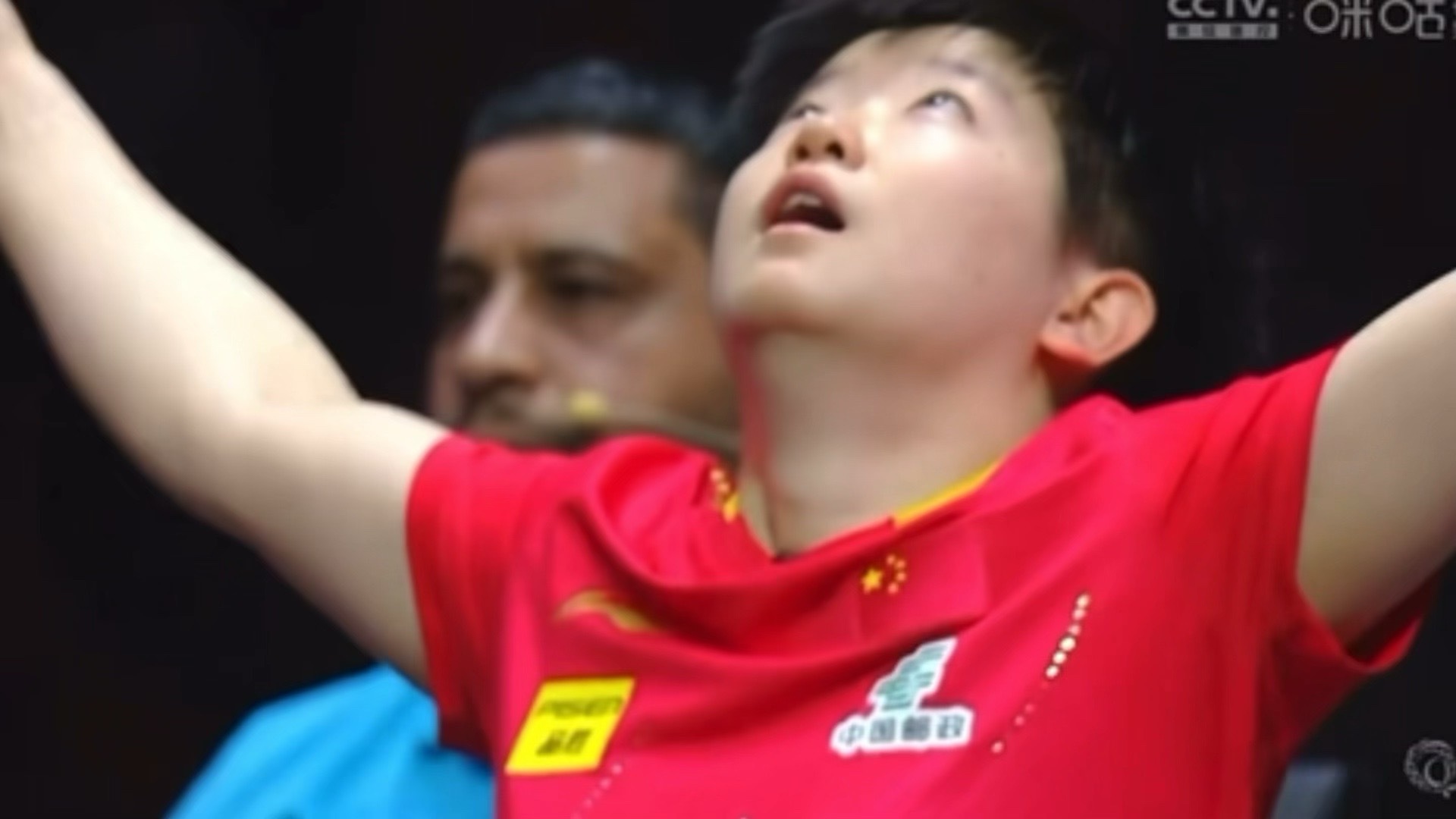 最后一球落地的时候泪早已流满面从10-10拿分看到你小小的脸上镇定无比强大的