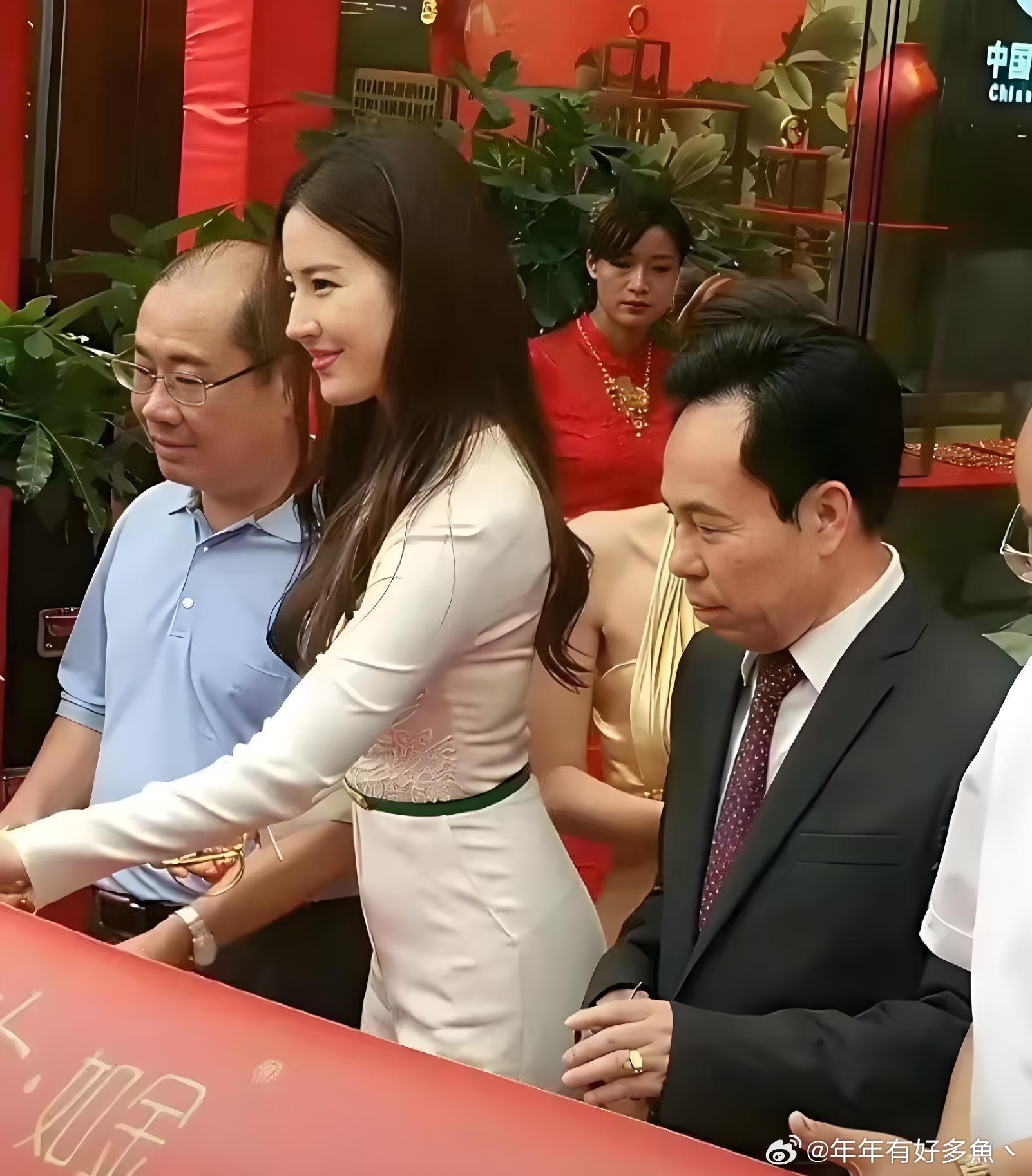 原来女神现实中是这样的，白瞎我看了十几年电视。