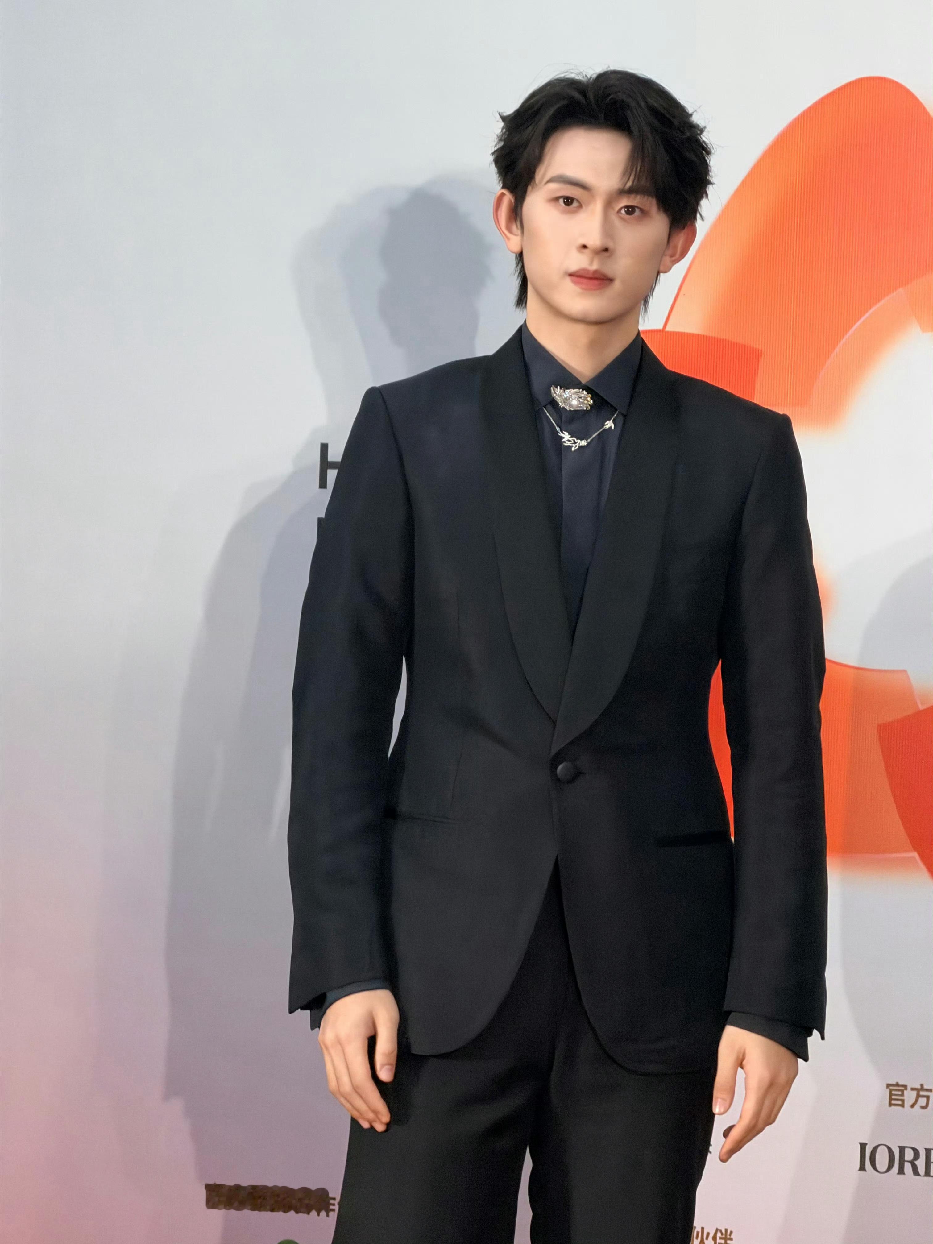 短男生图pk一下：陈添祥、张翅、姚冠宇、何健麒、申浩男、李若洵、沉思、梁思伟​