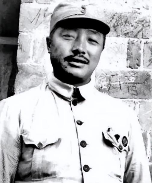 1947年7月23日，小河会议结束后，毛主席突然找到贺龙，神色凝重地说：“有句话