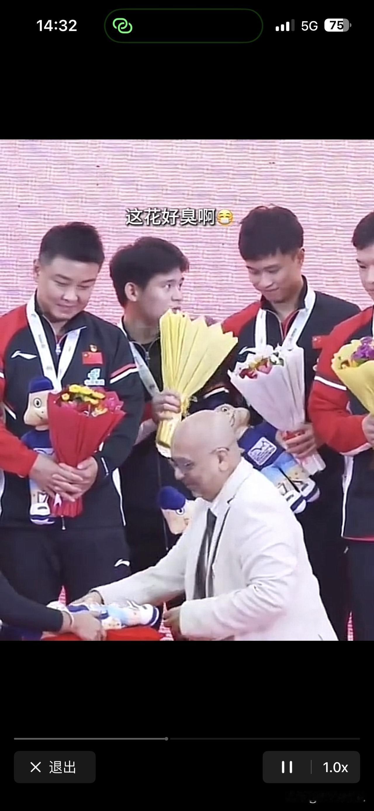 林诗栋这个举动应该“道歉”！我很奇怪，怎么会有人说林诗栋很可爱？林诗栋当着直播